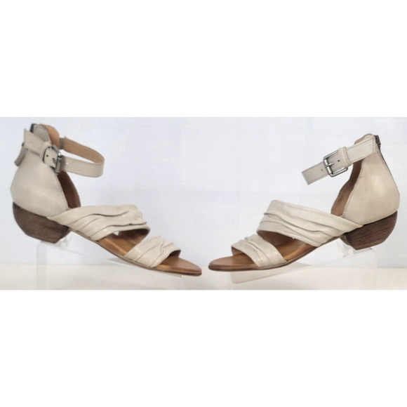 Miz Mooz Cassie Sandals Women Sz 38 Beige Leather Ruched Ankle Strap Block Heel - Picture 1 of 14